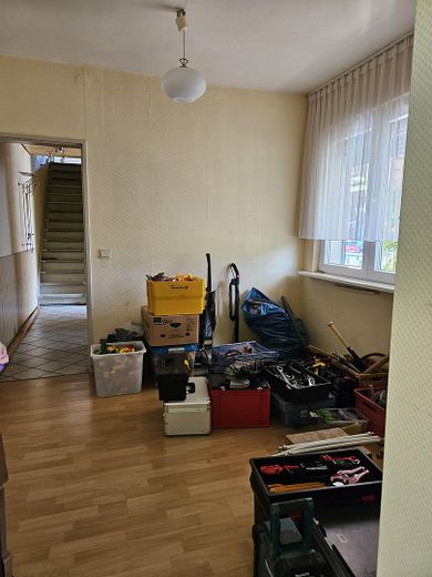 Familienfreundliches Einfamilienhaus mit großem Garten in Mannheim Gartenstadt – Ankleidezimmer
