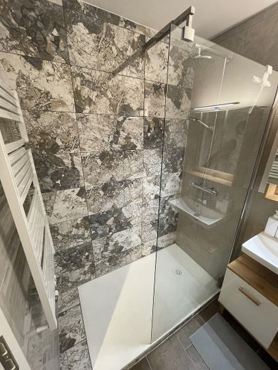 Renoviertes Studio in Bogenhausen nahe Herzogpark – Bad