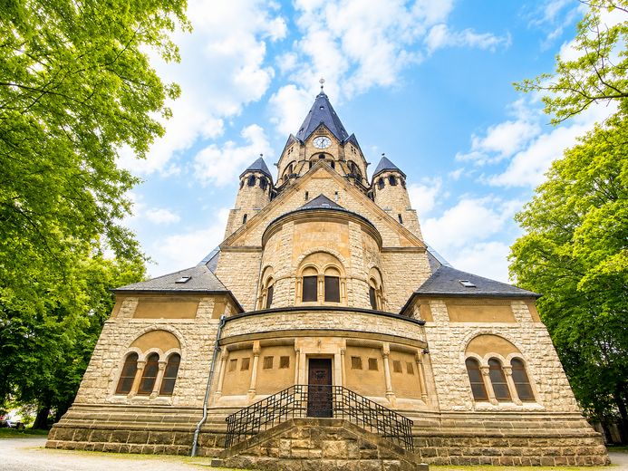 Clevere Kapitalanlage: Charmante 1-Zimmer-Wohnung in der Nähe historischer Kirche – Umgebung