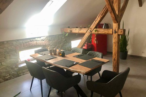 Loft moderne de 3,5 pièces avec loggia