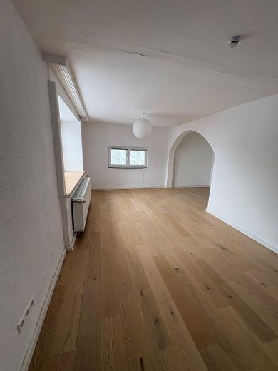 Einfamilienhaus im schönen Osterwald mit schöner Aussicht – Wohnzimmer unten