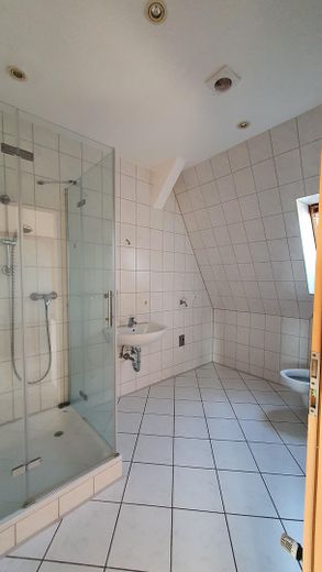 Kapitalanlage mit 7 Wohneinheiten – DG