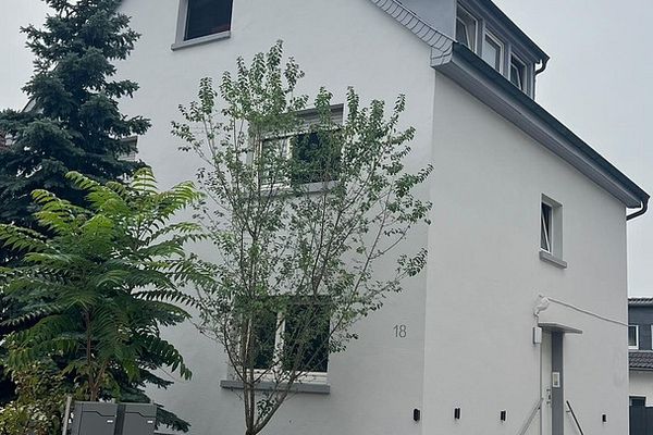 Appartement 2 pièces récemment rénové au rez-de-chaussée avec jardin d’hiver à Mannheim-Gartenstadt