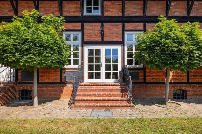 Exkl. Anwesen, Family-Office oder Pferdehof nur 64 km von Hamburg - max. bis 30 ha Eigenland möglich – Zugang Kornspeicher