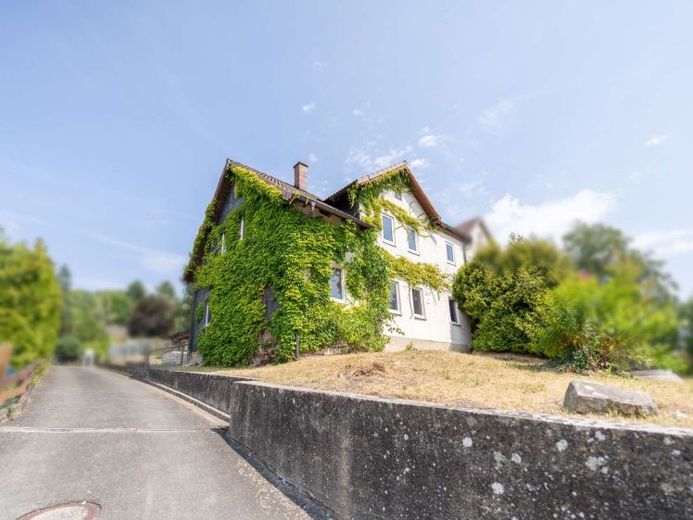 In guter Lage - Haus mit Anbau und Garten - über 240 Quadratmeter Wohnfläche! – Foto 1