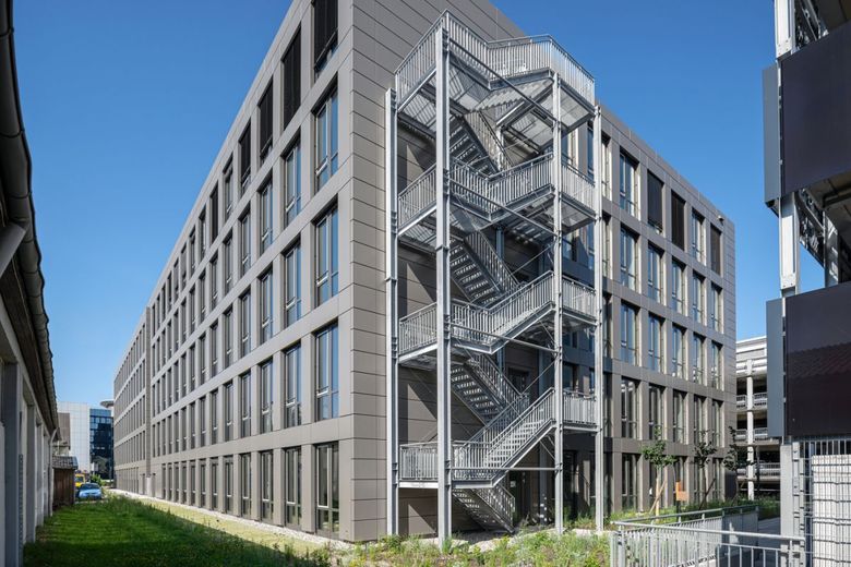 ATIK: Moderne, lichtdurchflutete Büroflächen im THE HUB Walldorf – Außenansicht