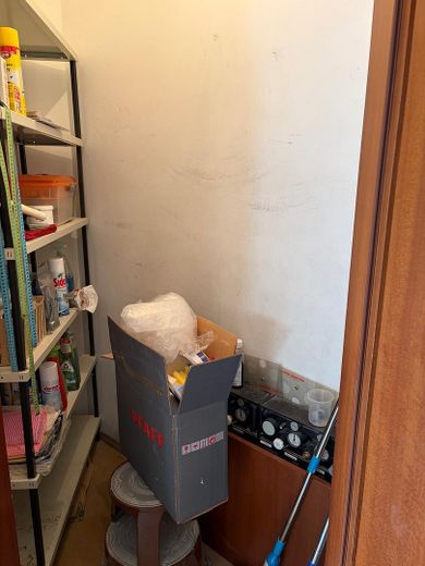 Clinique de Fürth accessible à pied - appartement de 2 pièces – Abstellkammer