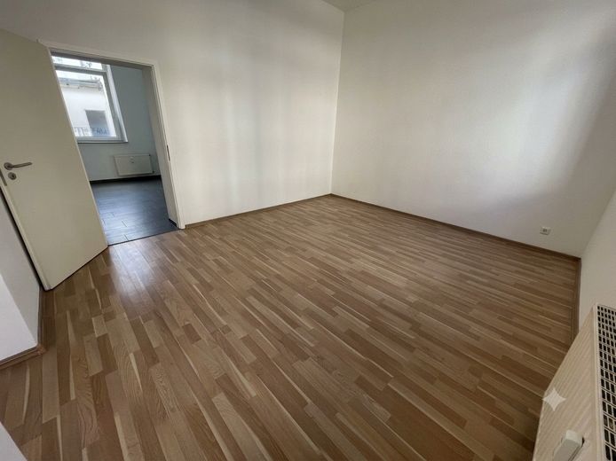 Schicke 3-Zimmer-Wohnung in Krefeld Inrath-Kliedbruch – Zimmer 1
