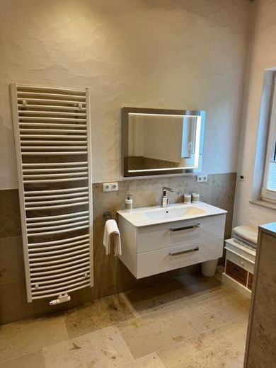 großes Tageslichtbad