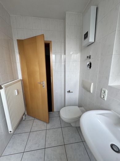 stilvolle 2-Zimmer-DG-Wohnung mit beeindruckender Raumhöhe - zentral in Mz-Kastel, von privat – Foto 18