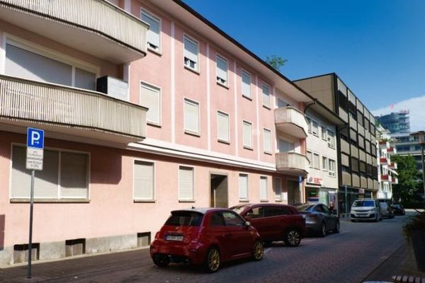 Gioiello modernizzato con terrazza sul tetto! Elegante appartamento DG di 3 locali a Pforzheim-Innenstadt