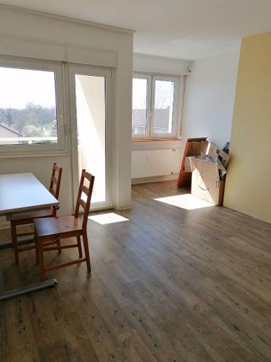 Sonnige & gepflegte 3-Zimmer-Wohnung in Toplage Stuttgart-Degerloch – Wohnzimmer