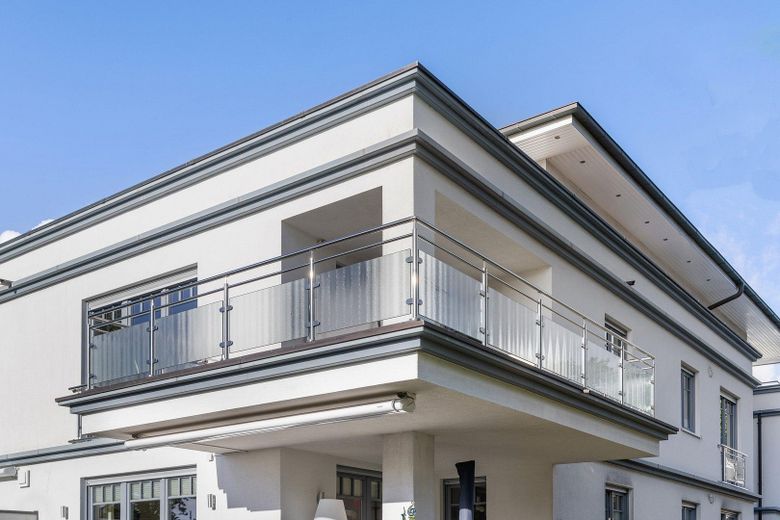 Lüks daire, Timmendorfer Strand'ın merkezinde, 3 oda, 123 m², yeraltı otoparkında park yeri – großer Balkon zum Süden
