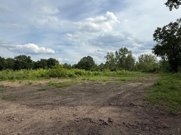 MAKLERFREI Projektstart sofort möglich: ca. 7.000 m² Gewerbegrundstück mit erteilter Baugenehmigung – Geradezu (vom Tor)