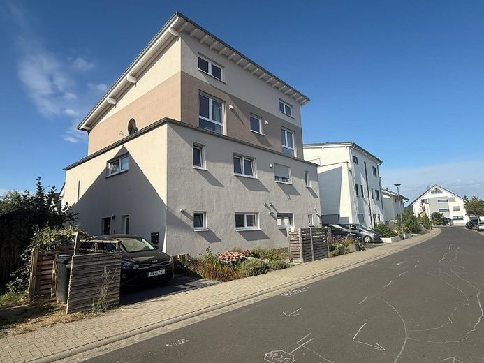 Traumhafte Maisonette Wohnung in ruhiger Wohnlage – Hausfront (linke Hälfte)
