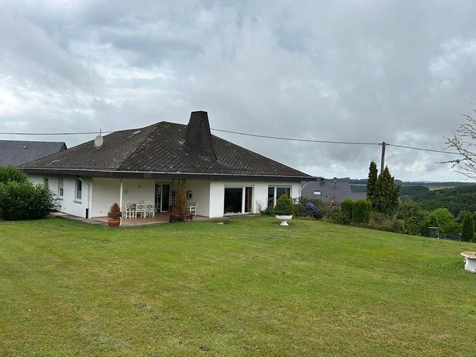 Se vende casa unifamiliar bien cuidada con gran parcela – Foto 3
