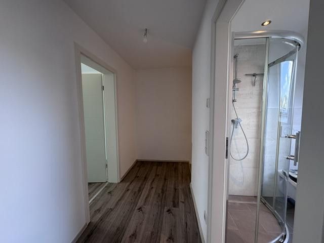 منزل شبه منفصل بحديقة واسعة، ومرأب مزدوج وغير ذلك الكثير في 61197 Florstadt-Stammheim – Flur DG
