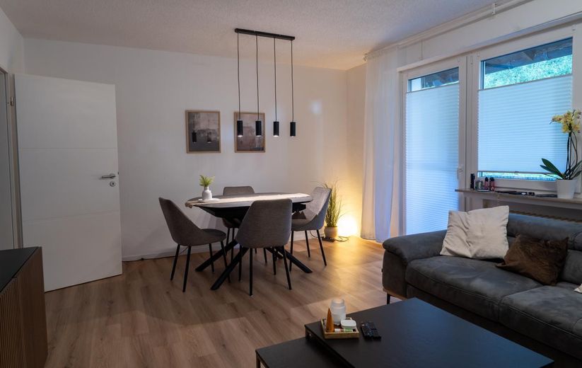 Einziehen und wohlfühlen: komplett sanierte 3-Zimmer-Wohnung mit Balkon und Garage – Foto 3