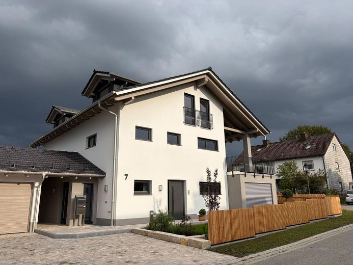 Außergewöhnlich! 4,5-Zimmer Maisonette-Wohnung in Top-Lage von Grafing – Foto 1