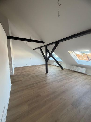Pierwsze zasiedlenie – wyjątkowe 2-pokojowe mieszkanie na poddaszu w Schwetzingen – Wohnzimmer