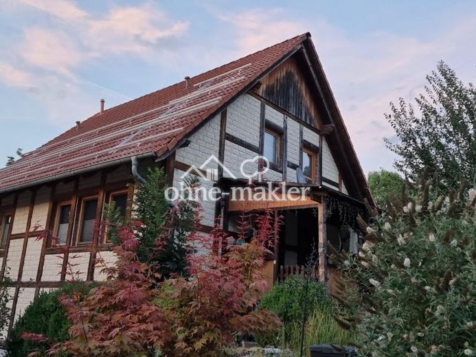 Einfamilienhaus mit Photovoltaikanlage – Foto 1