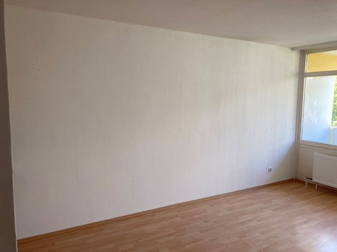 Saubere Wohnung an Student/in sofort längerfristig zu vermieten! – Seitenwand