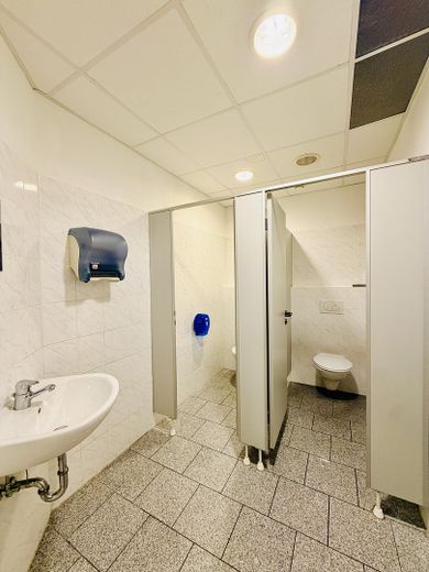Loftartiges Ladenlokal - stylisch und hochwertig ausgestattet in Karlsbad - Langensteinbach – Damen WC