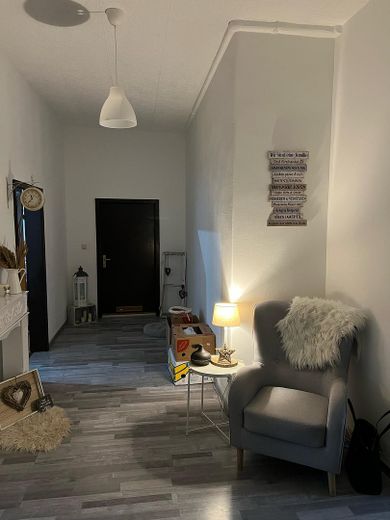 Großzügige 4-Zimmer-Wohnung | 107 m² | große Wohnküche |  Bad mit Badewanne | Hof – Foto 6