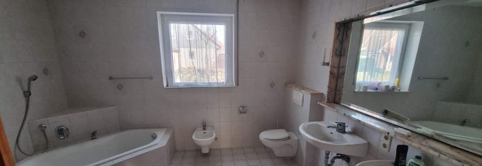 Badezimmer EG