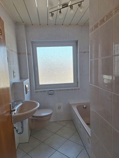 Privatverkauf ohne Maklerprovision: Reihenhaus mit Charakter in Montabaur | Perfekt für Familien – Badezimmer