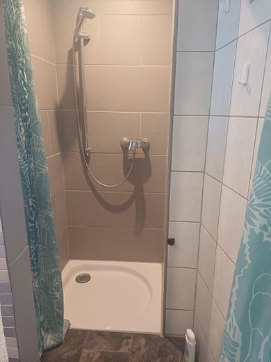 Einfamilienhaus in Kaiserslautern Erfenbach auf Eigentumsgrundstück, mit Anbau und Garten – ...mit Dusche