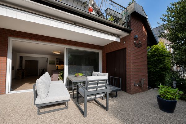 Haus-im-Haus-Charakter mit 30 m² Terrasse in ruhiger Lage in Hamburg-Bramfeld