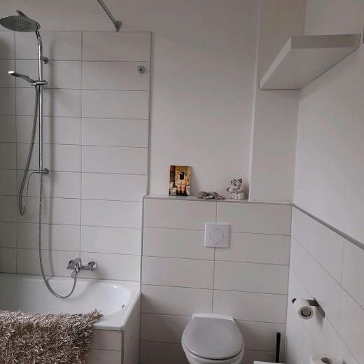 Residential and commercial building Vor dem Steintor from private owner – 1. Etage Bad