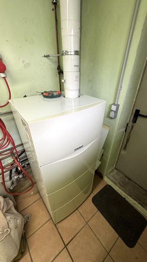 Fachwerk trifft Sandstein: Ein Haus mit Charakter und großzügigem Raumangebot – Gas-Brennwertgerät