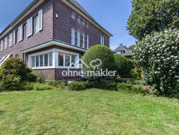 Hochwertiges Einfamilienhaus, 228 Wohnfl., 3 Etg., 5 Schlz., Terrasse, 2 Balkone, 3 Bäder & Sauna – फोटो 1