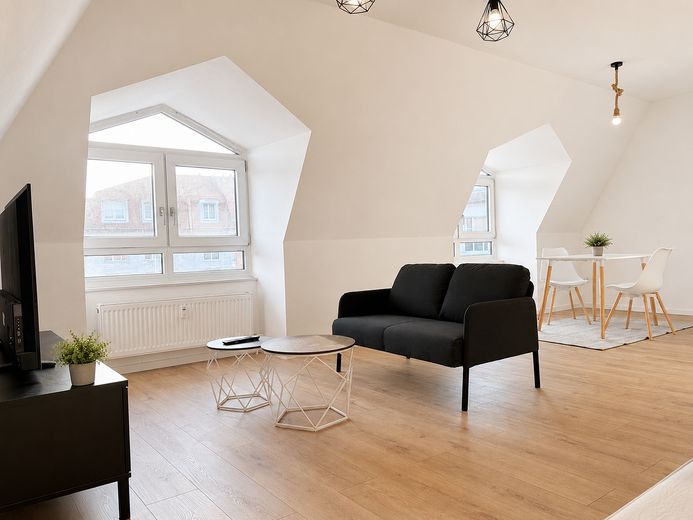 6,3 % Rendite! Umfassend renovierte Eigentumswohnung mit Stellplatz in Markranstädt – Wohnbereich.