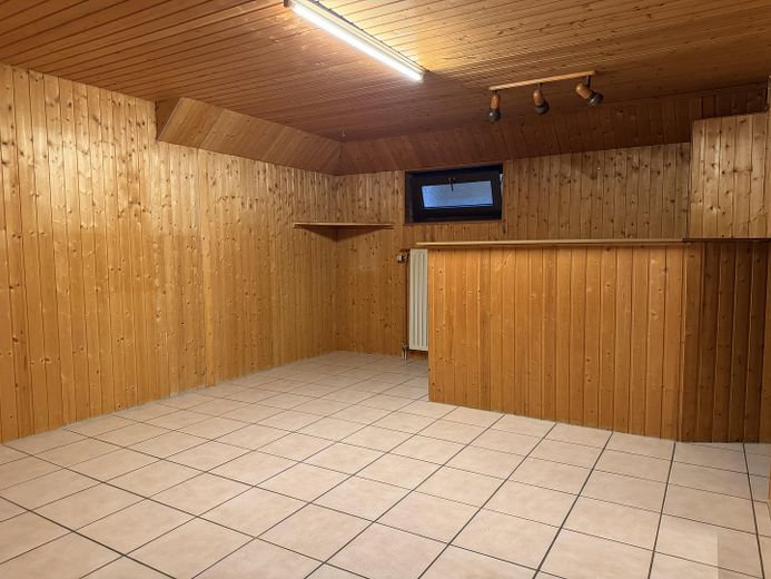 Provisionsfrei: Doppelhaushälfte mit 137 m², Garten und Garage in Erkelenz – Hobby- bzw. Partykeller