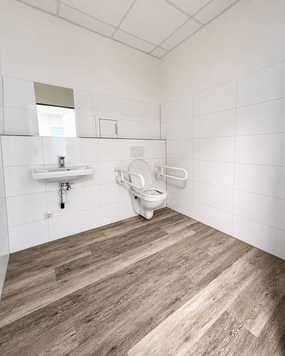 Ampia unità a Stolberg con versatile potenziale di utilizzo – WC1