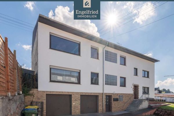 Großes, flexibles Dreifamilienhaus mit Ausbaureserve, zwei Garagen, Hof und Garten