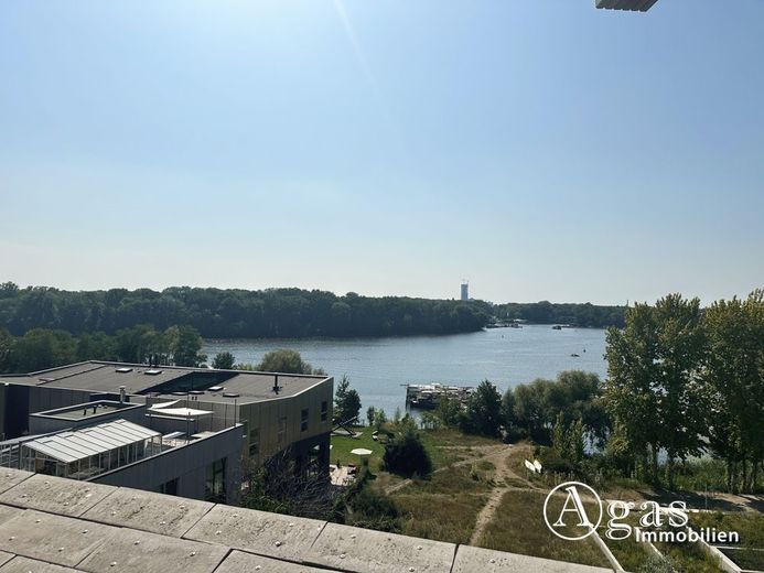 Innovation trifft Komfort: Modernes Büro über 2 Etagen mit Panorama-Dachterrasse  zu vermieten – Ausblick Dachterrasse