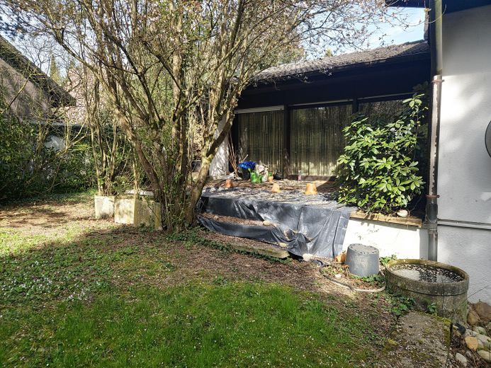 Gran parcela (con edificio existente) en Kelkheim-Fischbach, de particular – Seitlicher Blick auf Terrasse