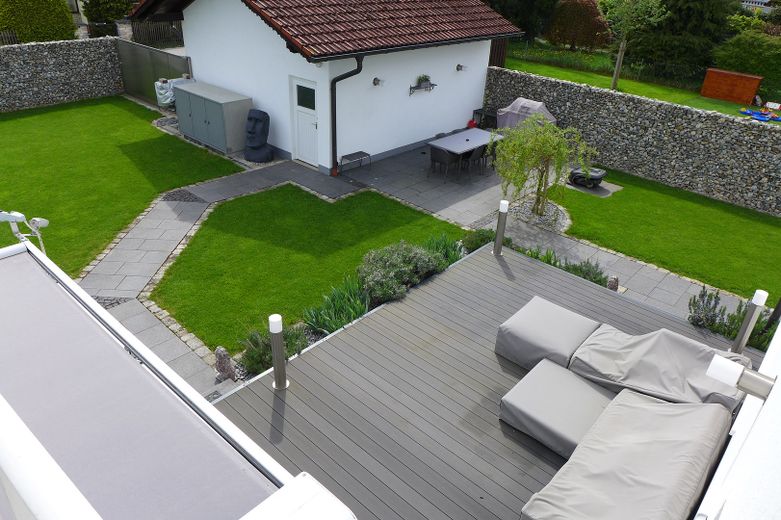 Beste Wohnlage und hochwertige Ausstattung, Garten Süd-West Ausrichtung mit Pool – Sicht aus dem 1. OG