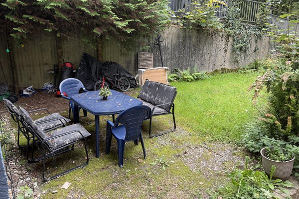 Bilocale con cucina, bagno e giardino, Solingen-Wald, ai margini del bosco, ristrutturato, su richiesta con cucina componibile a un piccolo prezzo