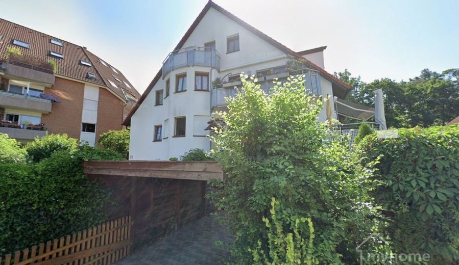 Feucht Clever kaufen statt hohe Mieten zahlen!! Gepflegte 3 Zimmer DGW mit 2 Balkone u. Stellplatz – ETW Neda Feucht front