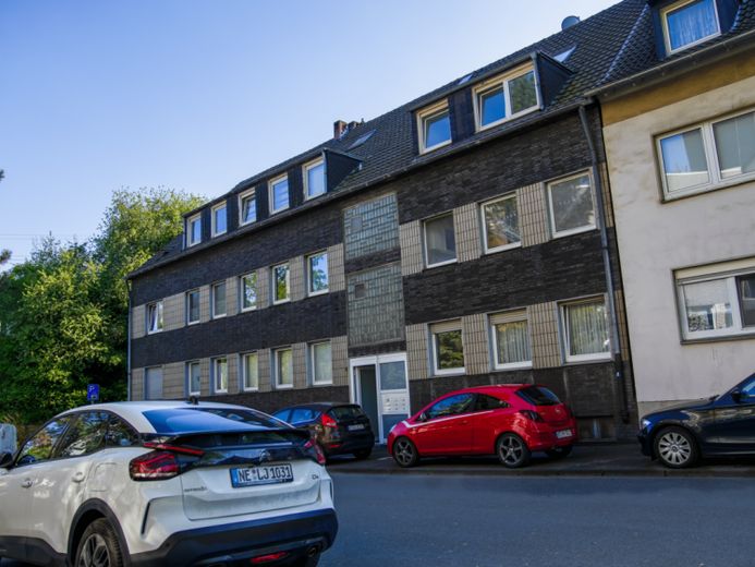 Teilsanierte Wohnung in Duisburg-Beeck – Foto 1