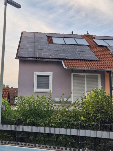 DHH - Haus mit Pool, Speicher-PV und Ausbaureserve – Photo 4