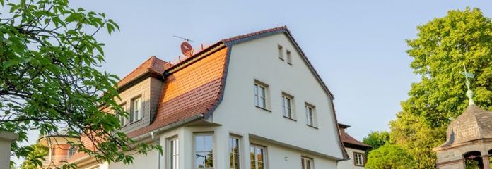 Einfach AUSSERGEWÖHNLICH: Wohn- und Geschäftshaus mit historischem Turm