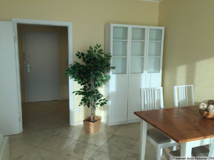 Apartamento completamente amueblado y moderno, con balcón, en una ubicación residencial privilegiada junto al Hofgarten, en Düsseldorf Pempelfort. – 2eb5c87de8e4ad286e711e56e88be4792124437a.jpg