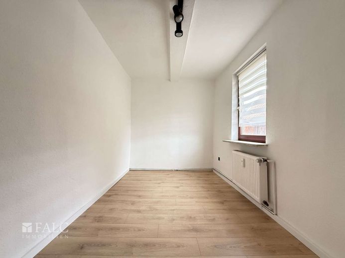 PROVISIONSFREI***Haushälfte - Eine Eigentumswohnung mit 2 Einheiten in Vogelbeck*** – Büro OG