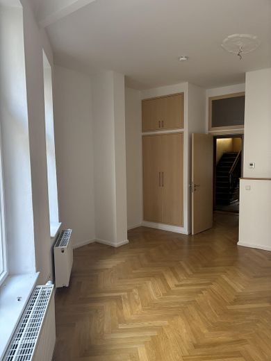 Tamamen yenilenmiş Berlin eski binası, gerçek ahşap parke – bahçe binasında sakin 1 odalı daire – Fotoğraf 4